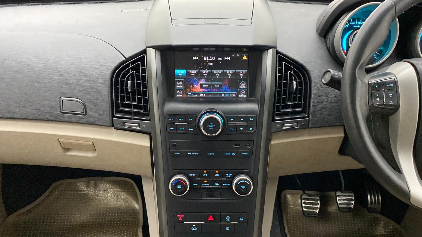 2016 Mahindra XUV500 W10, Diesel, Manual, 62,946 km, Air Conditioner