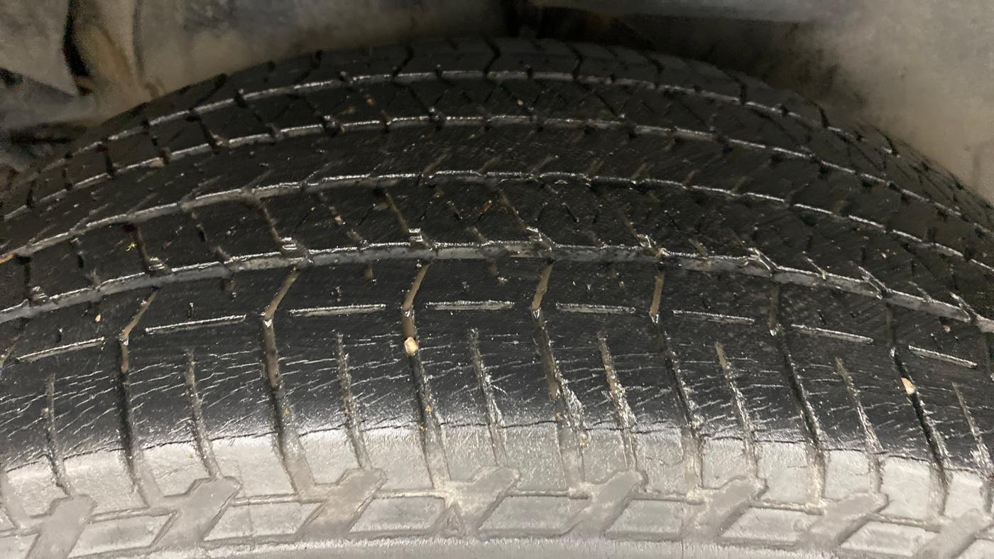 2016 Mahindra XUV500 W10, Diesel, Manual, 62,946 km, Right Rear Tyre Tread