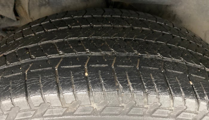 2016 Mahindra XUV500 W10, Diesel, Manual, 62,946 km, Right Rear Tyre Tread