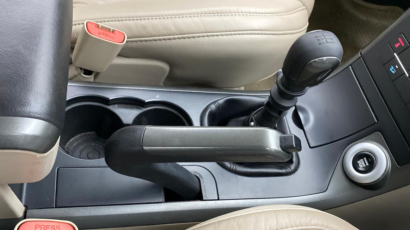 2016 Mahindra XUV500 W10, Diesel, Manual, 62,946 km, Gear Lever