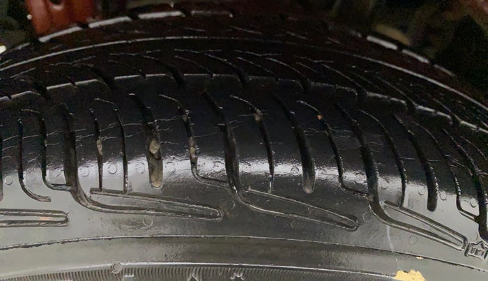 2011 Maruti Alto K10 LXI, Petrol, Manual, 32,803 km, Right Front Tyre Tread