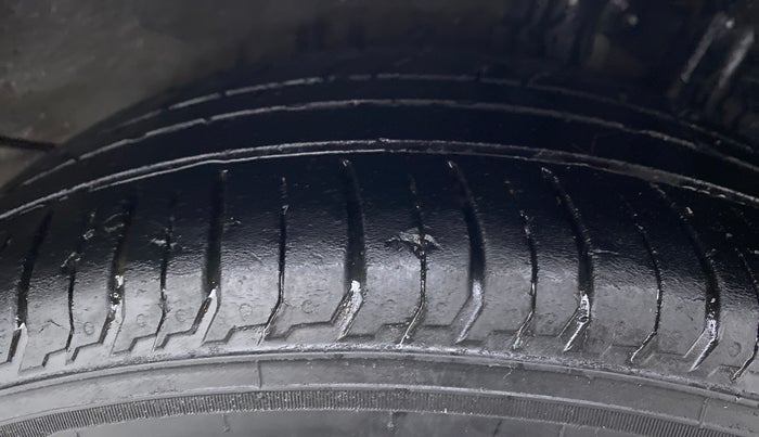 2021 Hyundai NEW I20 SPORTZ 1.2 MT, CNG, Manual, 38,847 km, Left Rear Tyre Tread