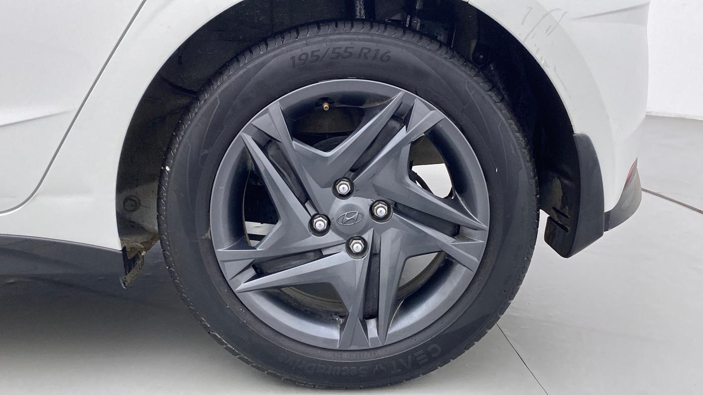 2021 Hyundai NEW I20 SPORTZ 1.2 MT, CNG, Manual, 38,847 km, Left Rear Wheel