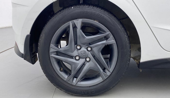 2021 Hyundai NEW I20 SPORTZ 1.2 MT, CNG, Manual, 38,847 km, Right Rear Wheel