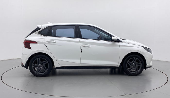 2021 Hyundai NEW I20 SPORTZ 1.2 MT, CNG, Manual, 38,847 km, Right Side View