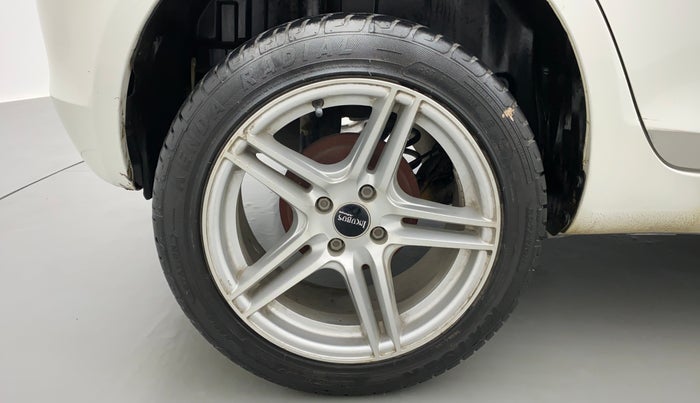 2015 Maruti Swift VDI, Diesel, Manual, 31,994 km, Right Rear Wheel