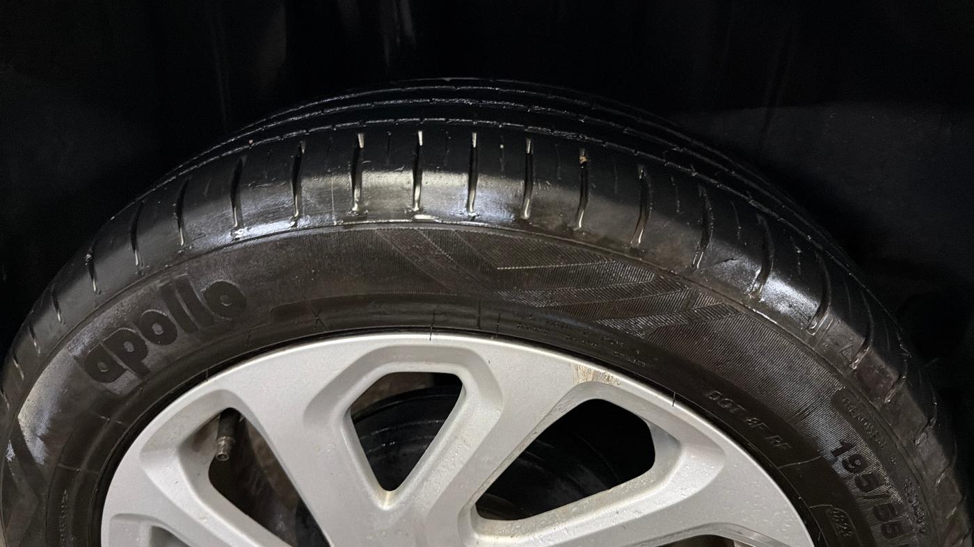2023 Maruti Baleno ZETA 1.2 AGS, Petrol, Automatic, 17,201 km, Right Rear Tyre Tread
