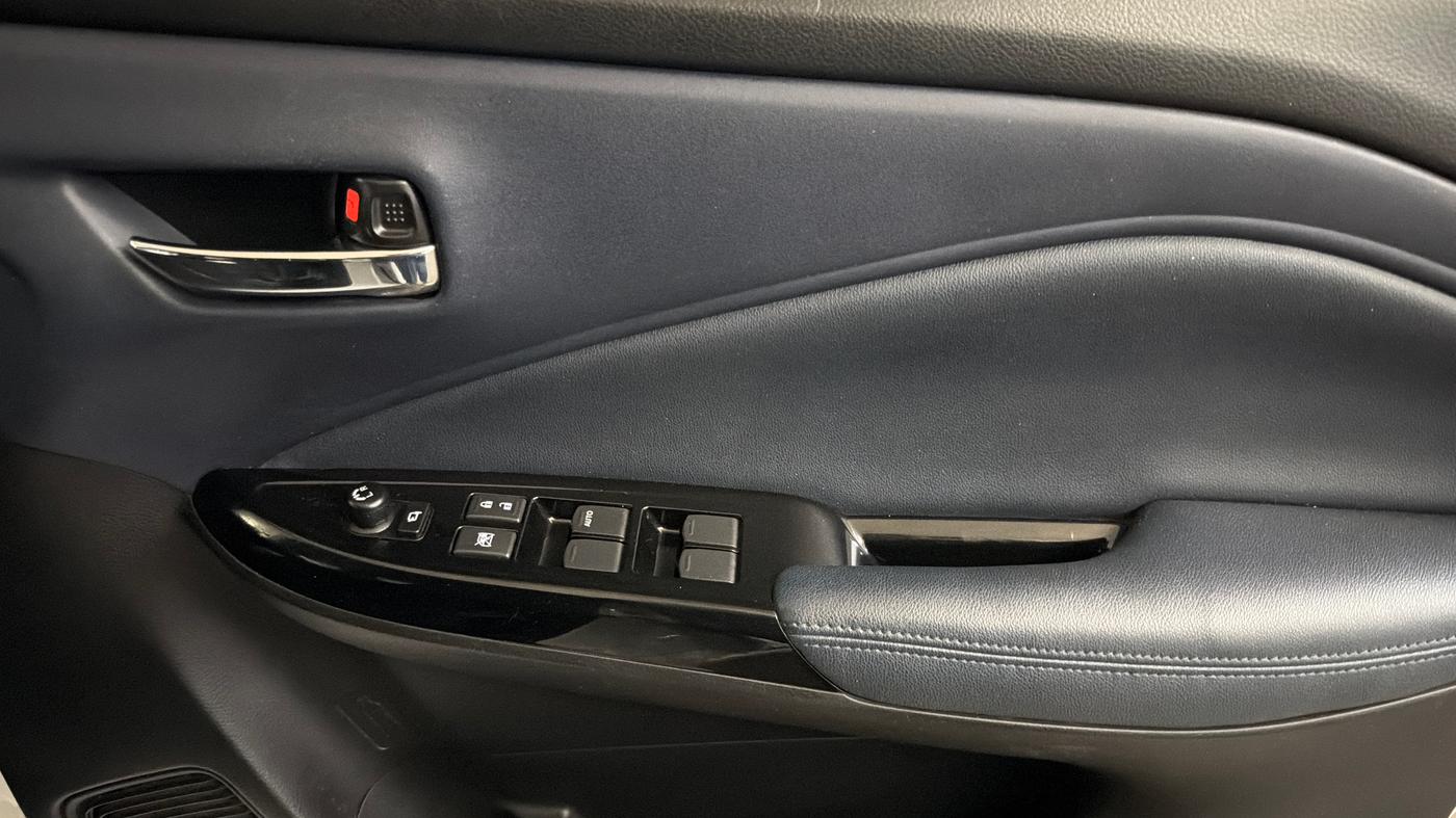 2023 Maruti Baleno ZETA 1.2 AGS, Petrol, Automatic, 17,201 km, Driver Side Door Panels Control