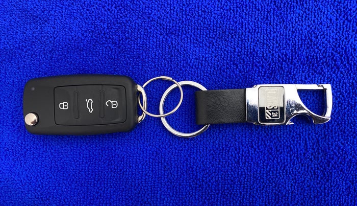 2019 Volkswagen Ameo HIGHLINE PLUS 1.0L 16 ALLOY, Petrol, Manual, 29,292 km, Key Close Up