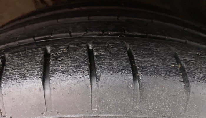 2019 Volkswagen Ameo HIGHLINE PLUS 1.0L 16 ALLOY, Petrol, Manual, 29,292 km, Right Front Tyre Tread