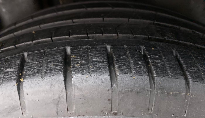 2019 Volkswagen Ameo HIGHLINE PLUS 1.0L 16 ALLOY, Petrol, Manual, 29,292 km, Right Rear Tyre Tread