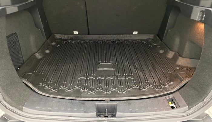 2022 Tata Harrier XZA PLUS, Diesel, Automatic, 10,037 km, Boot Inside