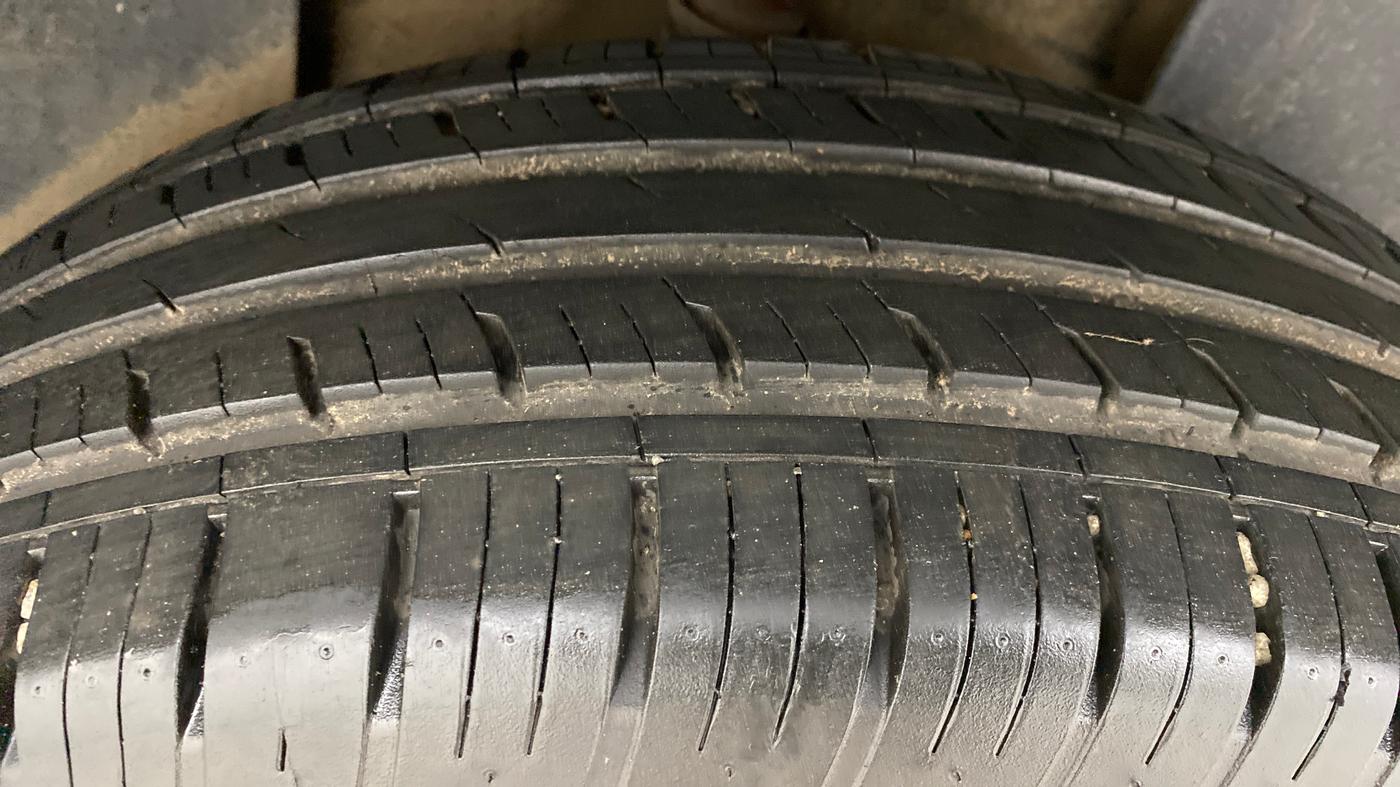 2022 Tata Harrier XZA PLUS, Diesel, Automatic, 10,037 km, Left Rear Tyre Tread