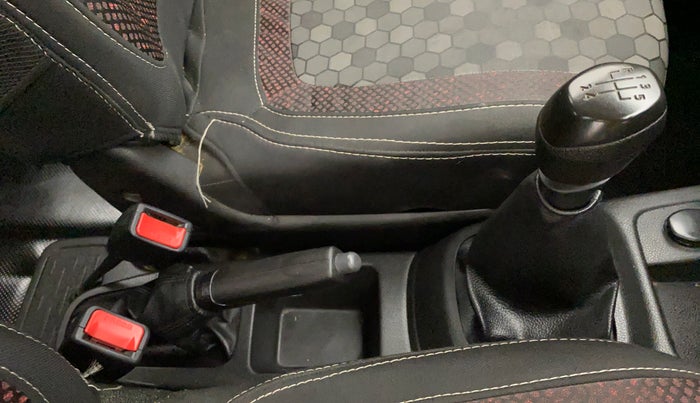 2017 Renault Kwid RXL, Petrol, Manual, 9,840 km, Gear Lever