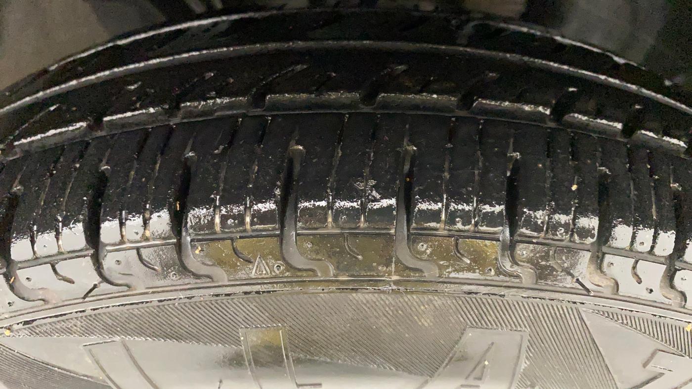 2017 Renault Kwid RXL, Petrol, Manual, 9,840 km, Right Front Tyre Tread