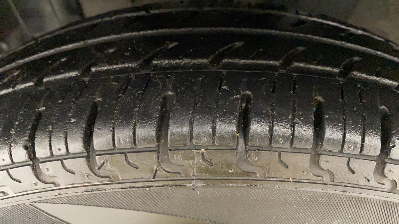 2017 Renault Kwid RXL, Petrol, Manual, 9,840 km, Left Front Tyre Tread