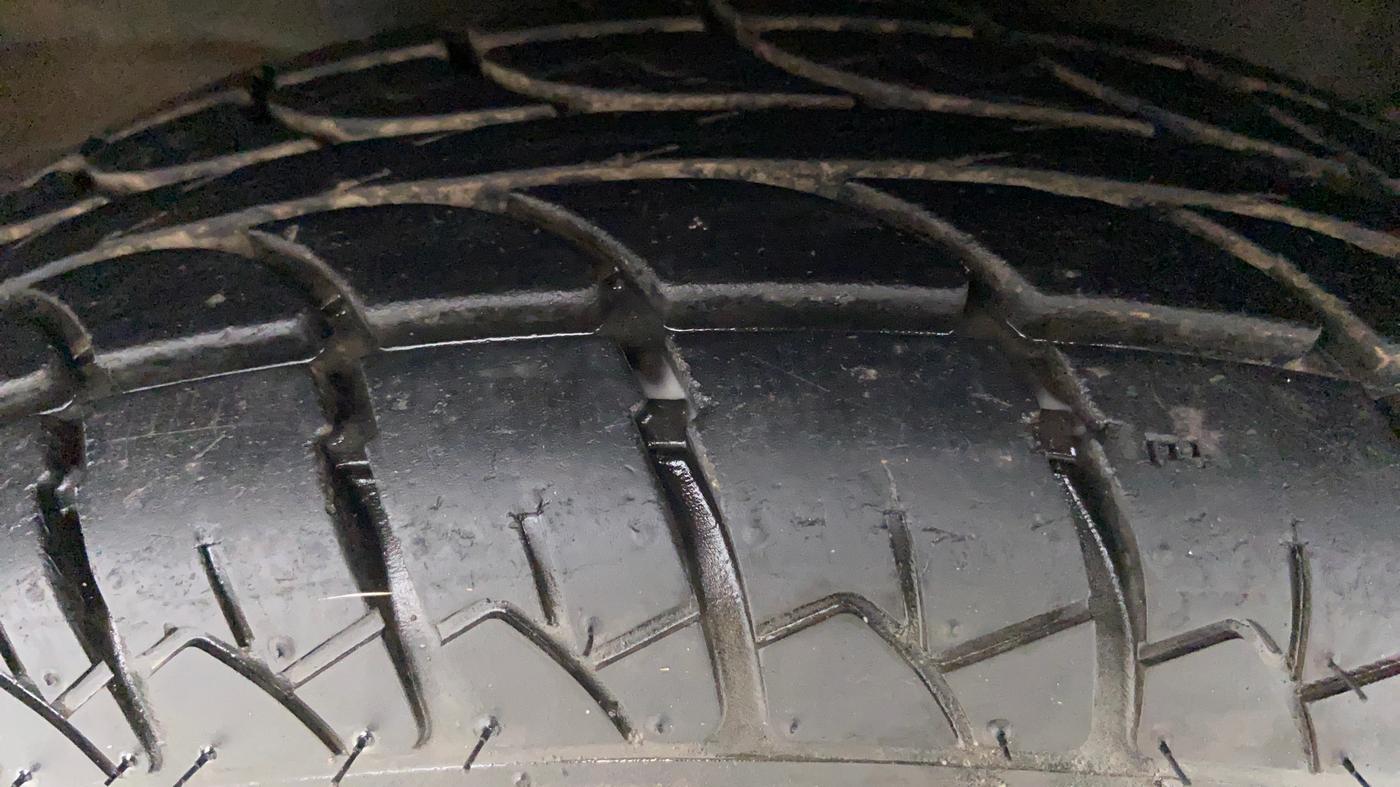 2018 Maruti Wagon R 1.0 LXI CNG, CNG, Manual, 6,251 km, Left Front Tyre Tread