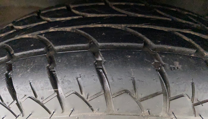 2018 Maruti Wagon R 1.0 LXI CNG, CNG, Manual, 6,251 km, Left Front Tyre Tread