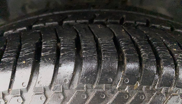 2016 Ford Ecosport TITANIUM 1.5L PETROL, Petrol, Manual, 33,451 km, Left Front Tyre Tread