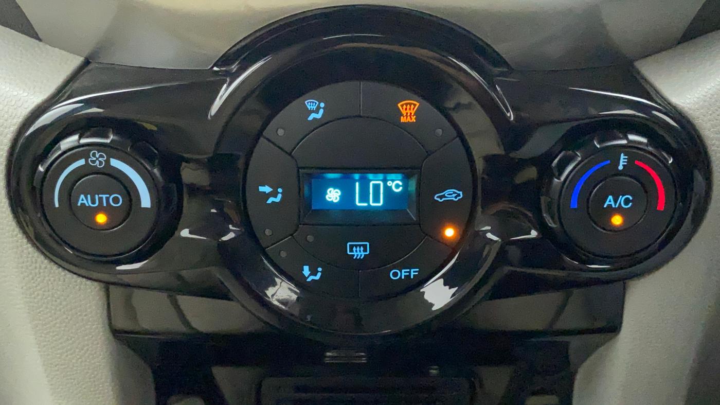2016 Ford Ecosport TITANIUM 1.5L PETROL, Petrol, Manual, 33,451 km, Automatic Climate Control