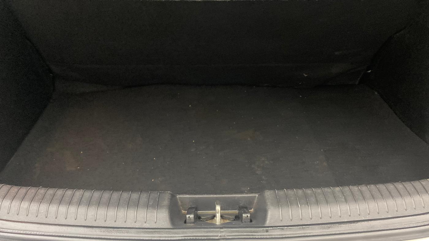 2013 Hyundai i20 MAGNA 1.4 CRDI, Diesel, Manual, 85,113 km, Boot Inside