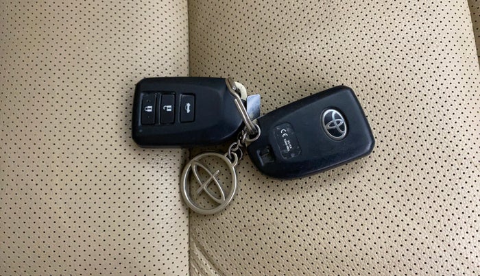 2018 Toyota YARIS VX CVT, Petrol, Automatic, 77,980 km, Key Close Up