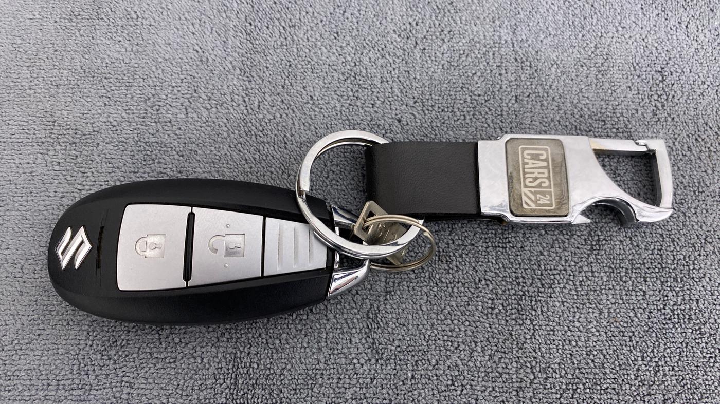 2018 Maruti Vitara Brezza ZDI+ DUAL TONE AMT, Diesel, Automatic, 56,825 km, Key Close Up