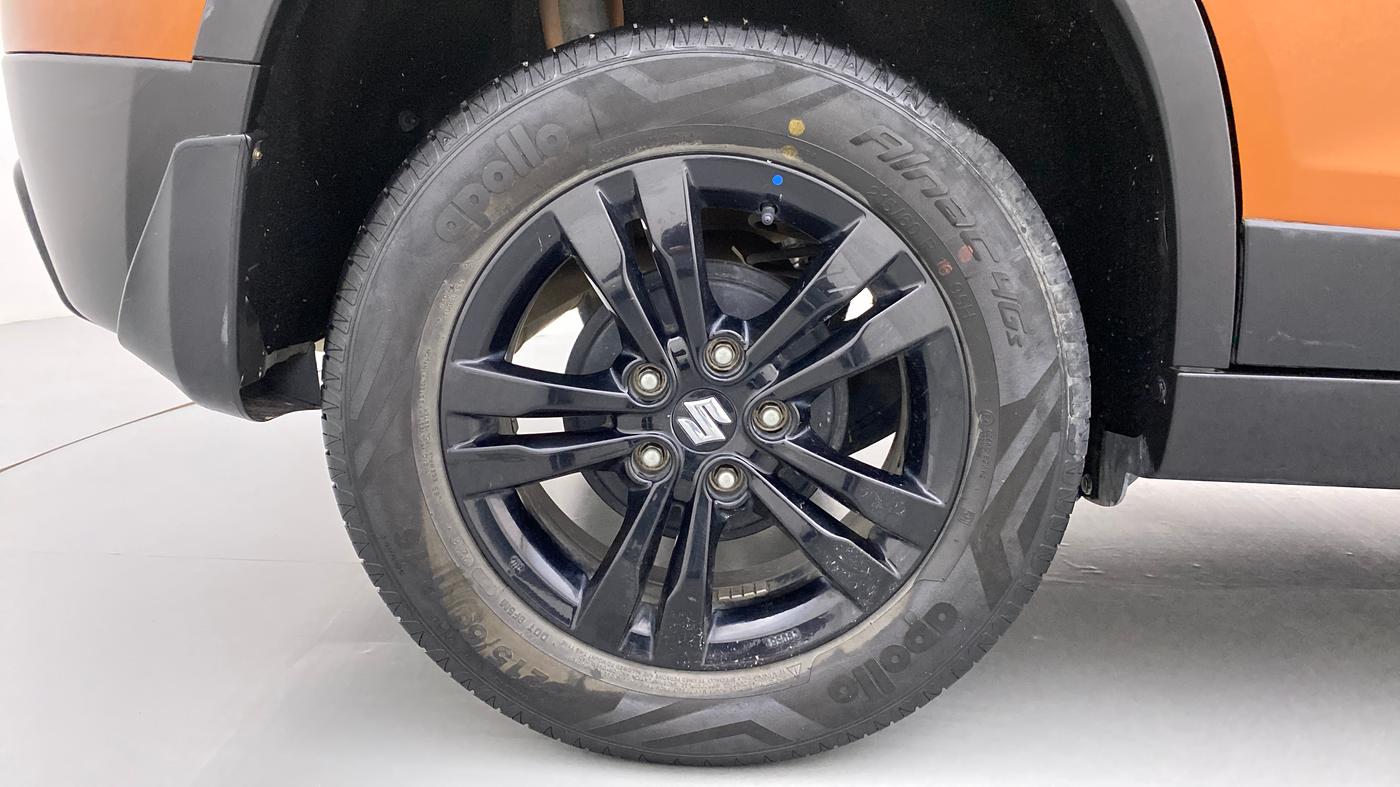 2018 Maruti Vitara Brezza ZDI+ DUAL TONE AMT, Diesel, Automatic, 56,825 km, Right Rear Wheel