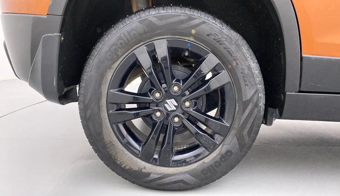 2018 Maruti Vitara Brezza ZDI+ DUAL TONE AMT, Diesel, Automatic, 56,825 km, Right Rear Wheel