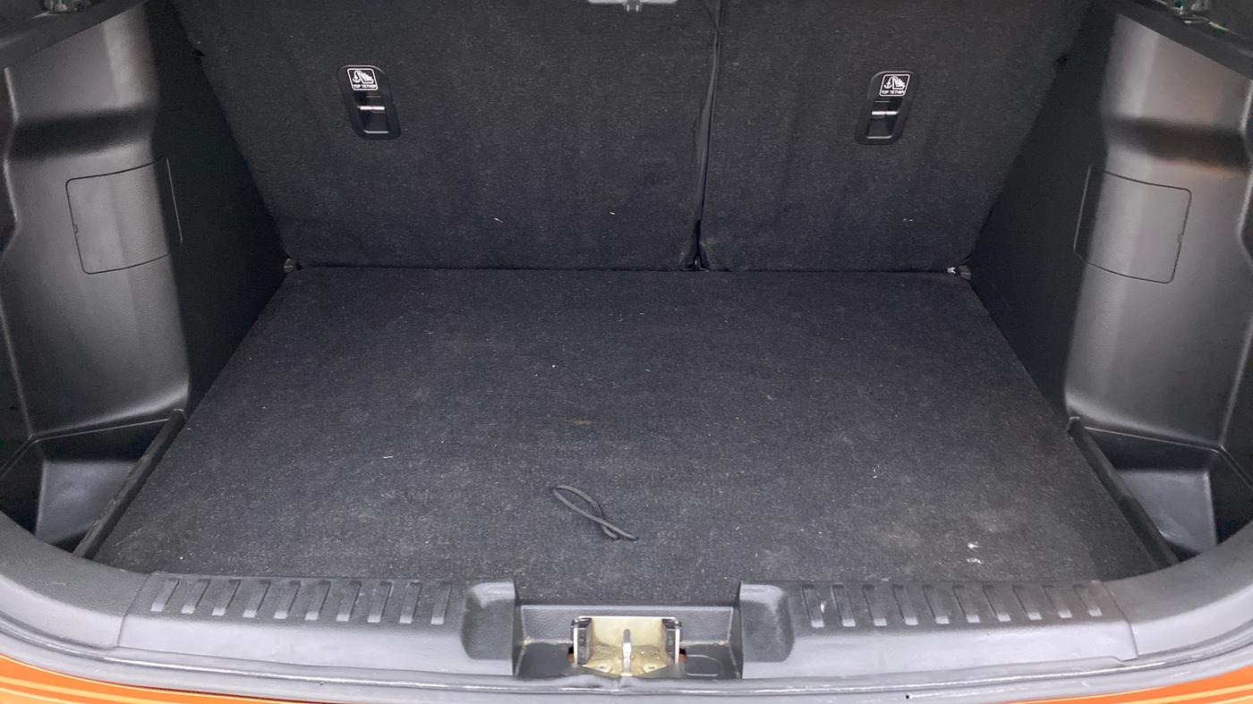 2018 Maruti Vitara Brezza ZDI+ DUAL TONE AMT, Diesel, Automatic, 56,825 km, Boot Inside