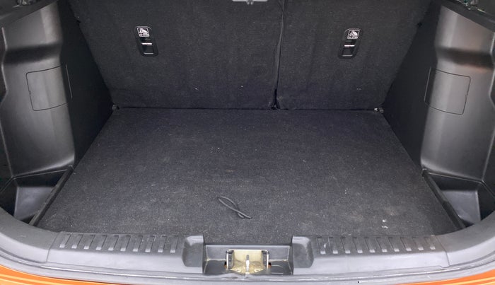 2018 Maruti Vitara Brezza ZDI+ DUAL TONE AMT, Diesel, Automatic, 56,825 km, Boot Inside