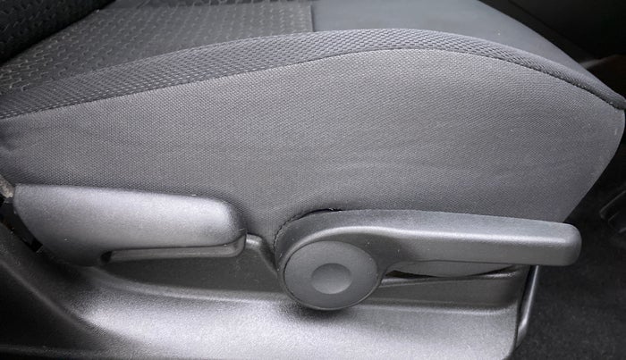 2018 Maruti Vitara Brezza ZDI+ DUAL TONE AMT, Diesel, Automatic, 56,825 km, Driver Side Adjustment Panel