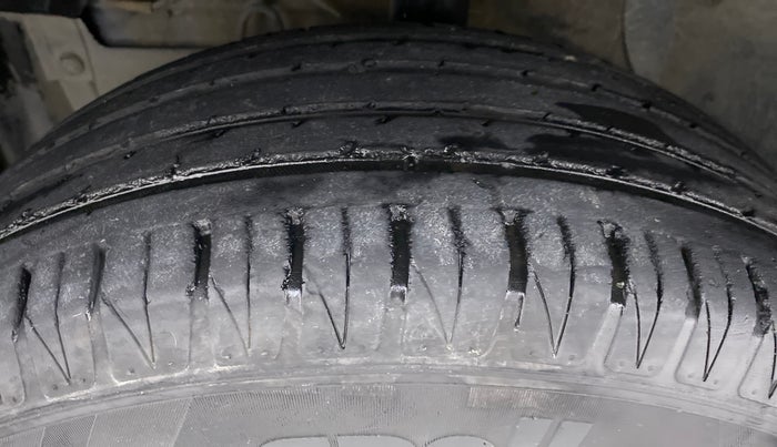 2018 Maruti Vitara Brezza ZDI+ DUAL TONE AMT, Diesel, Automatic, 56,825 km, Left Front Tyre Tread