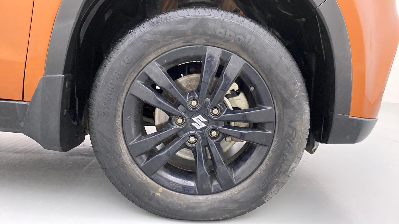 2018 Maruti Vitara Brezza ZDI+ DUAL TONE AMT, Diesel, Automatic, 56,825 km, Right Front Wheel