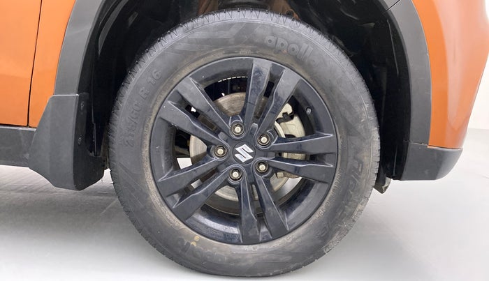 2018 Maruti Vitara Brezza ZDI+ DUAL TONE AMT, Diesel, Automatic, 56,825 km, Right Front Wheel