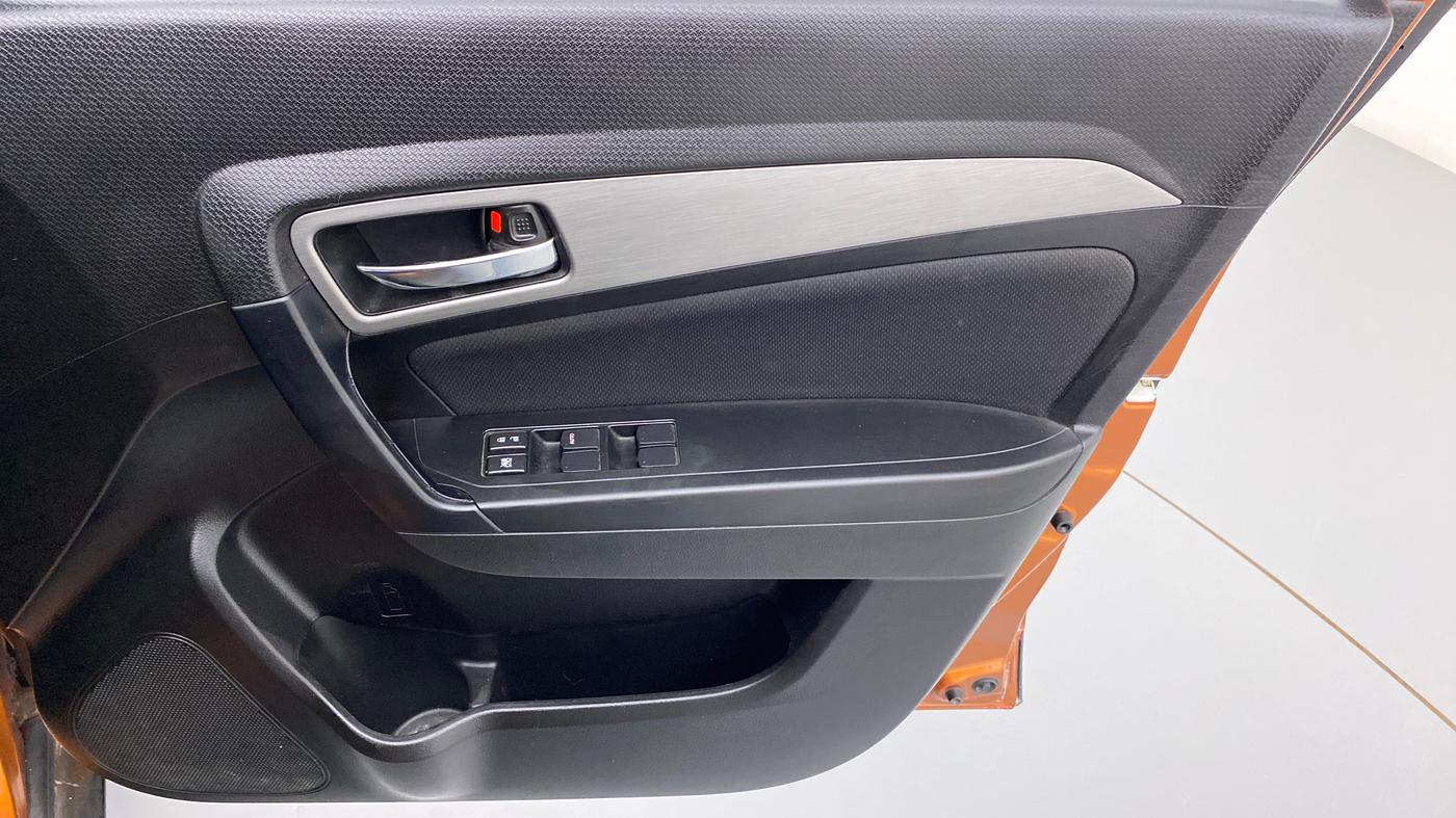 2018 Maruti Vitara Brezza ZDI+ DUAL TONE AMT, Diesel, Automatic, 56,825 km, Driver Side Door Panels Control