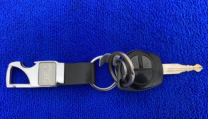 2015 Maruti Swift VXI, Petrol, Manual, 65,291 km, Key Close Up