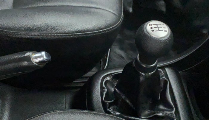 2015 Maruti Swift VXI, Petrol, Manual, 65,291 km, Gear Lever