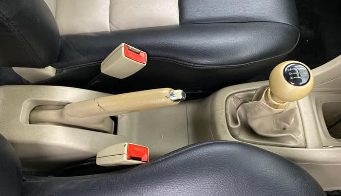 2014 Maruti Swift Dzire VDI, Diesel, Manual, 1,22,042 km, Gear Lever