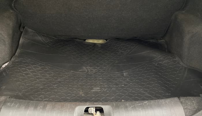 2014 Maruti Swift Dzire VDI, Diesel, Manual, 1,22,042 km, Boot Inside