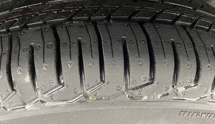 2014 Maruti Swift Dzire VDI, Diesel, Manual, 1,22,042 km, Right Rear Tyre Tread