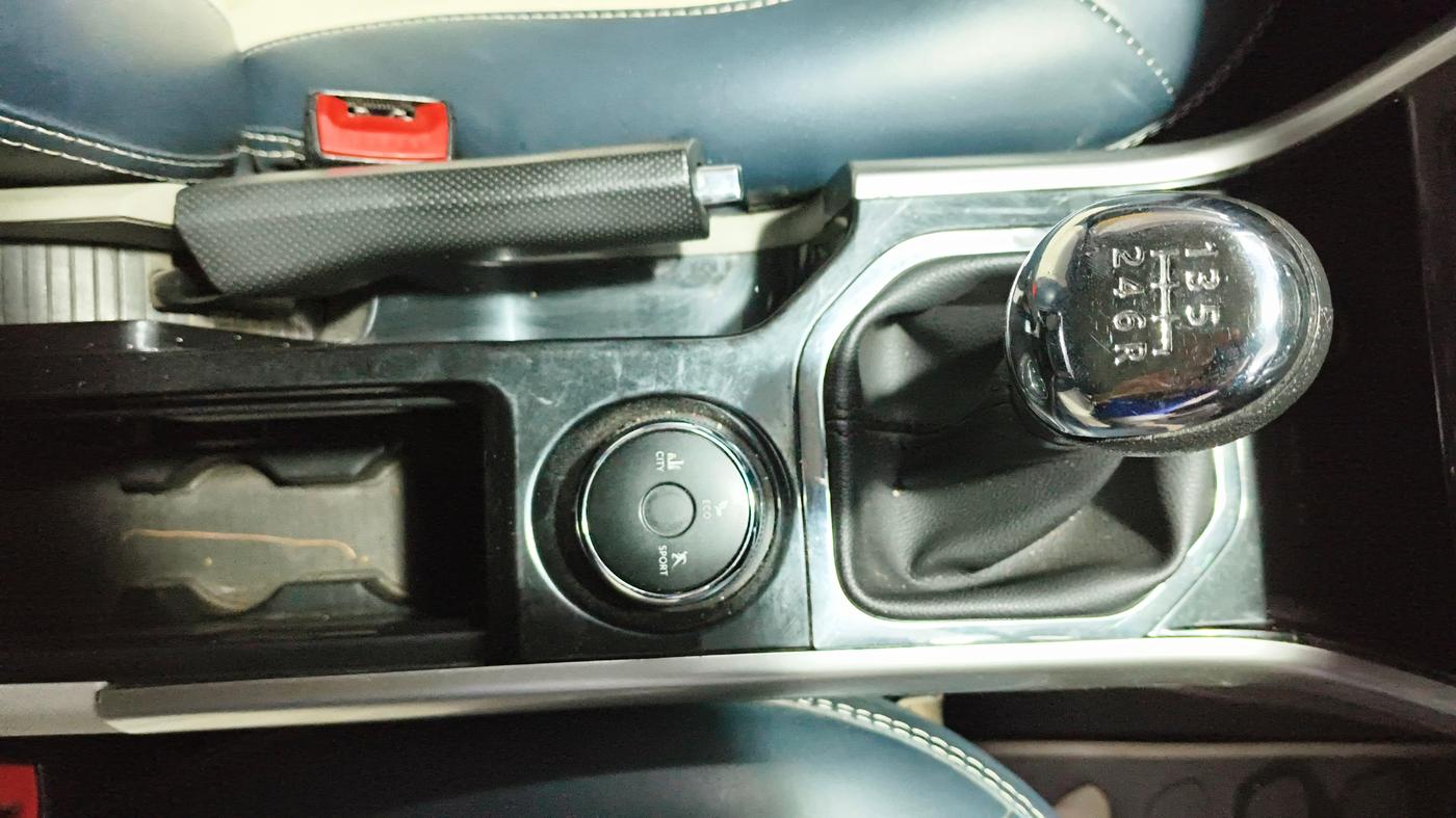 2018 Tata NEXON XZ PLUS DIESEL, Diesel, Manual, 82,595 km, Gear Lever