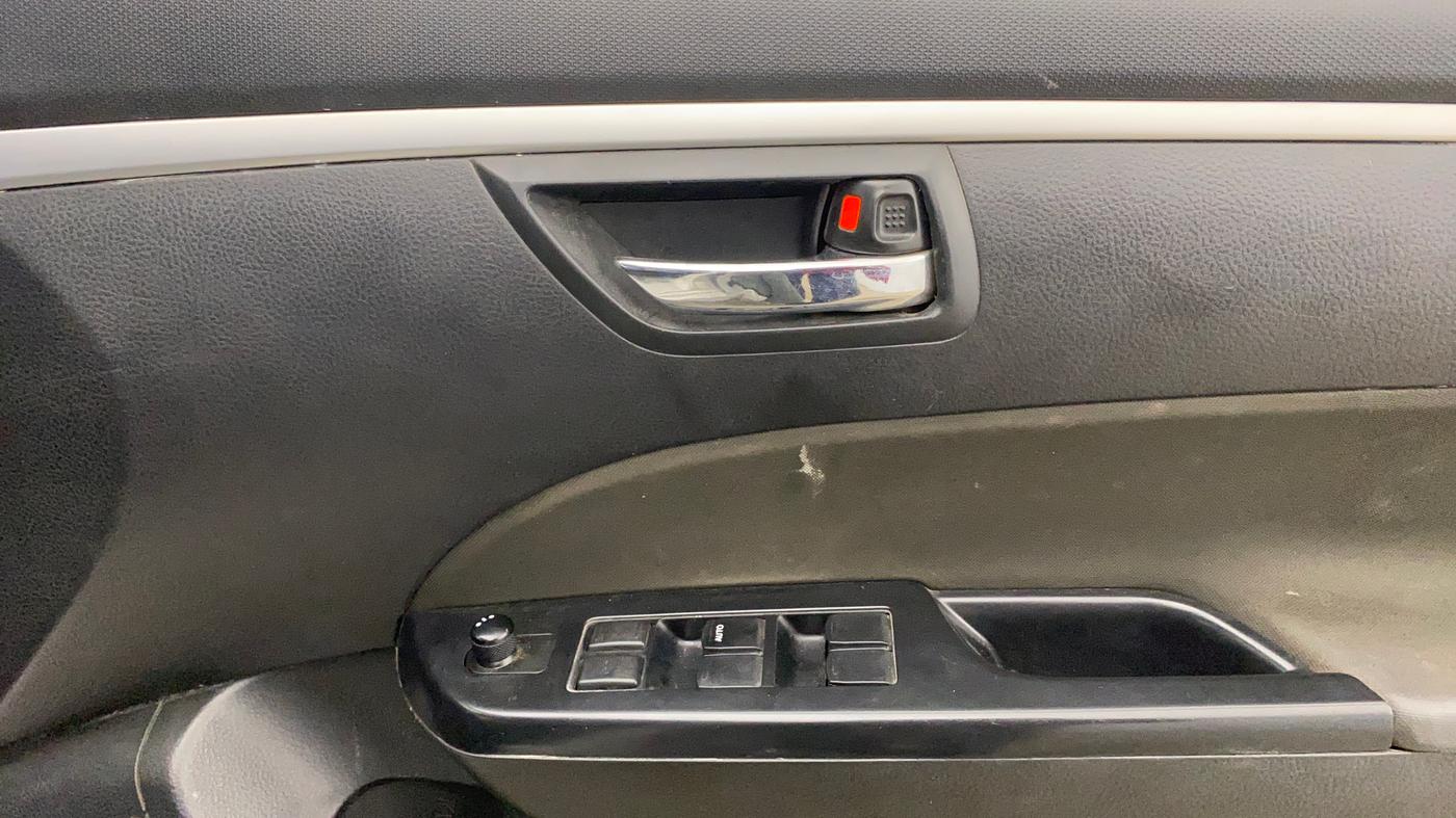 2014 Maruti Swift VXI, Petrol, Manual, 71,357 km, Driver Side Door Panels Control