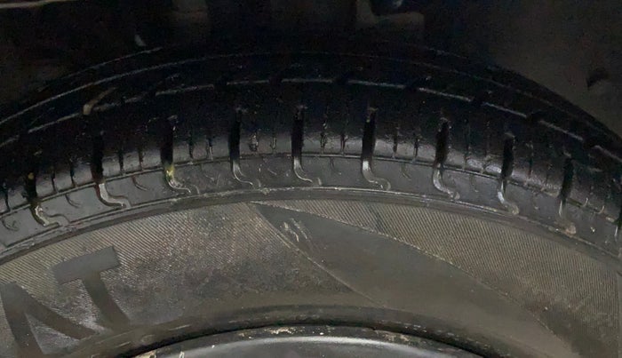 2018 Renault Kwid RXL, Petrol, Manual, 28,671 km, Right Front Tyre Tread