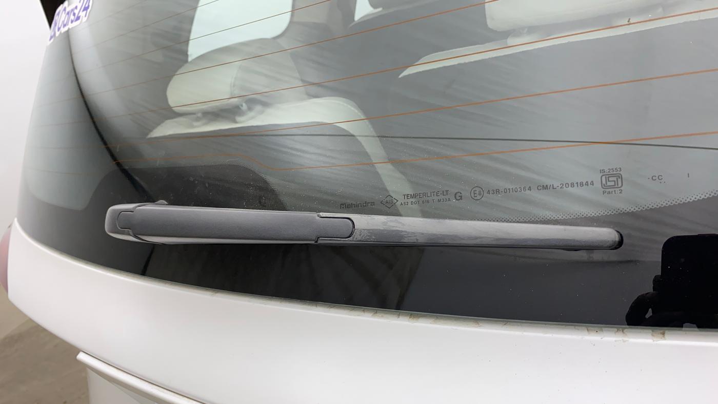 2022 Mahindra XUV700 AX 7 LUXURY D AT 7 STR, Diesel, Automatic, 43,313 km, Rear Wiper