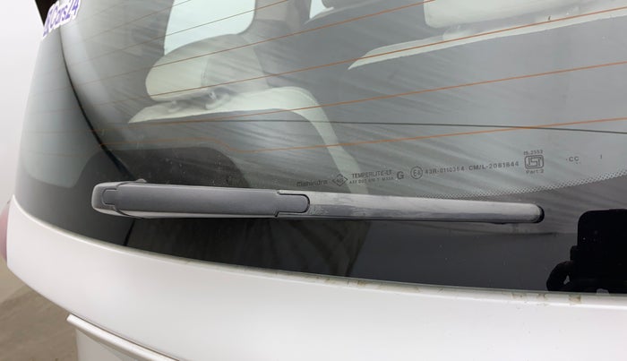 2022 Mahindra XUV700 AX 7 LUXURY D AT 7 STR, Diesel, Automatic, 43,313 km, Rear Wiper