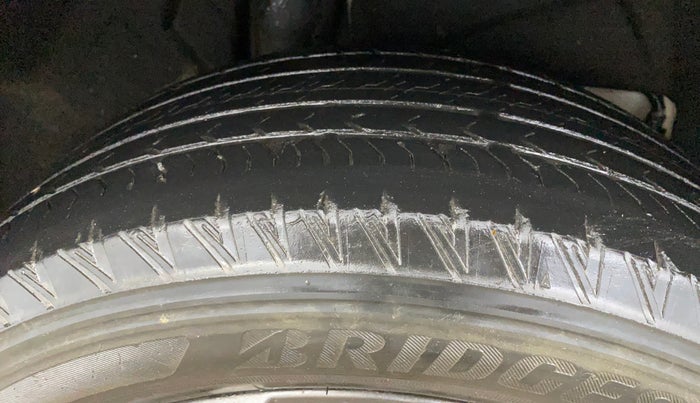 2022 Mahindra XUV700 AX 7 LUXURY D AT 7 STR, Diesel, Automatic, 43,313 km, Right Rear Tyre Tread