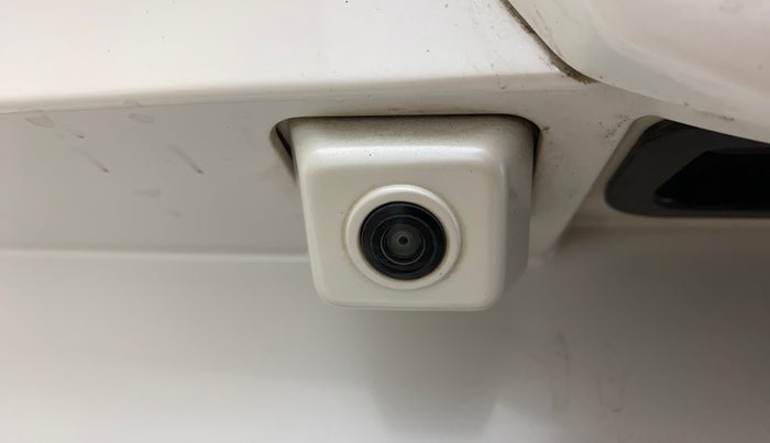 2022 Mahindra XUV700 AX 7 LUXURY D AT 7 STR, Diesel, Automatic, 43,313 km, Parking Camera