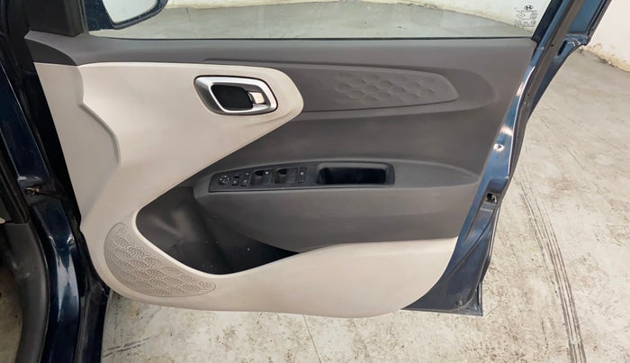 2021 Hyundai GRAND I10 NIOS SPORTZ 1.2 KAPPA VTVT CNG, CNG, Manual, 1,22,596 km, Driver Side Door Panels Control