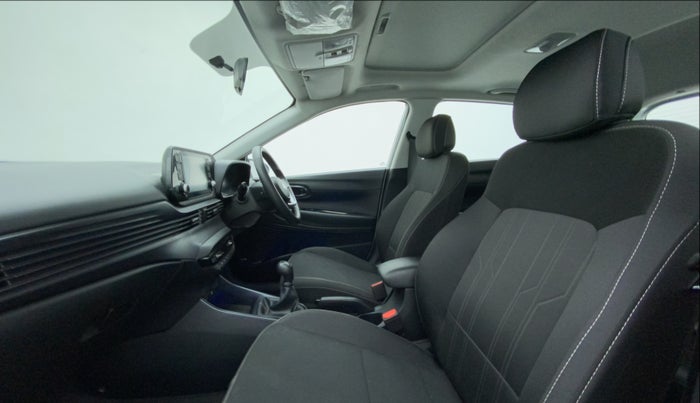 2022 Hyundai NEW I20 ASTA 1.2 MT, Petrol, Manual, 3,198 km, Right Side Front Door Cabin